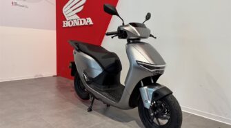 Honda CUV e 2026 – Scooter électrique urbain – 8 km – Quasi neuf