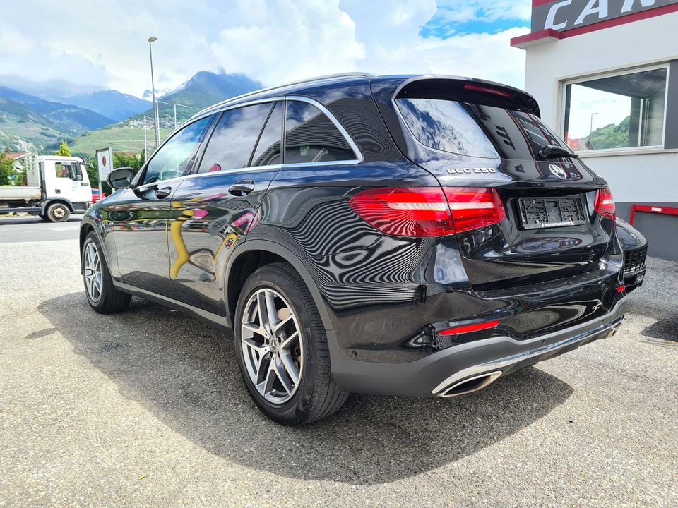MERCEDES-BENZ GLC 250 AMG-LINE 4MATIC